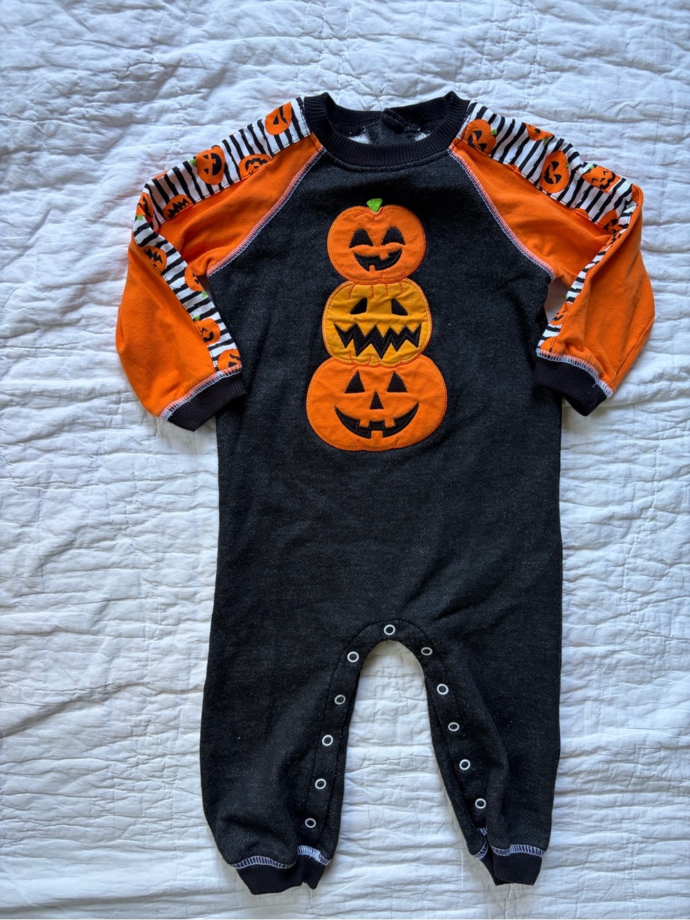 Halloween Pumpkin Appliquéd pumpkin One-Piece